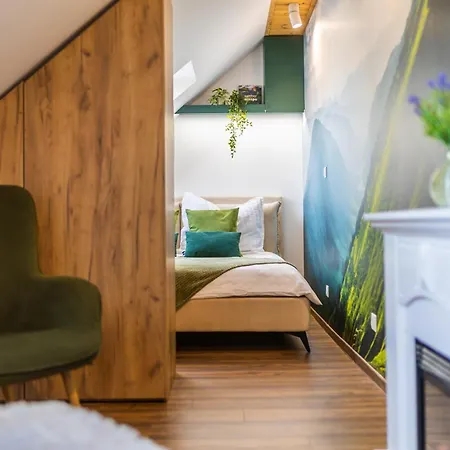 Forest Oasis - Mountain Attic In High Tatras Vel'ka Lomnica