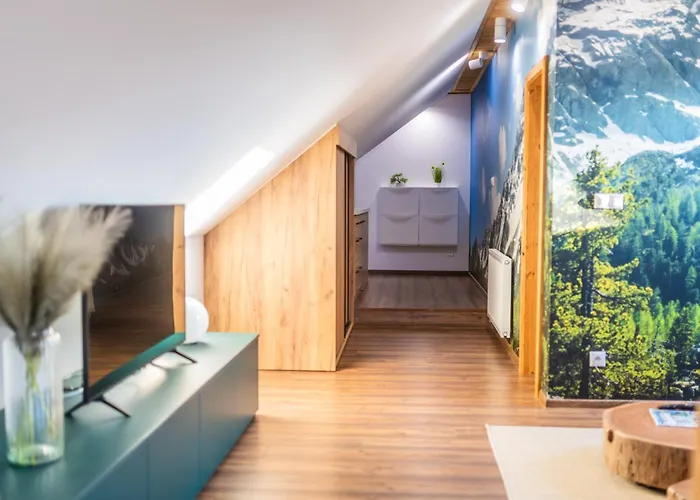 Forest Oasis - Mountain Attic In High Tatras 韦尔卡鲁穆尼卡